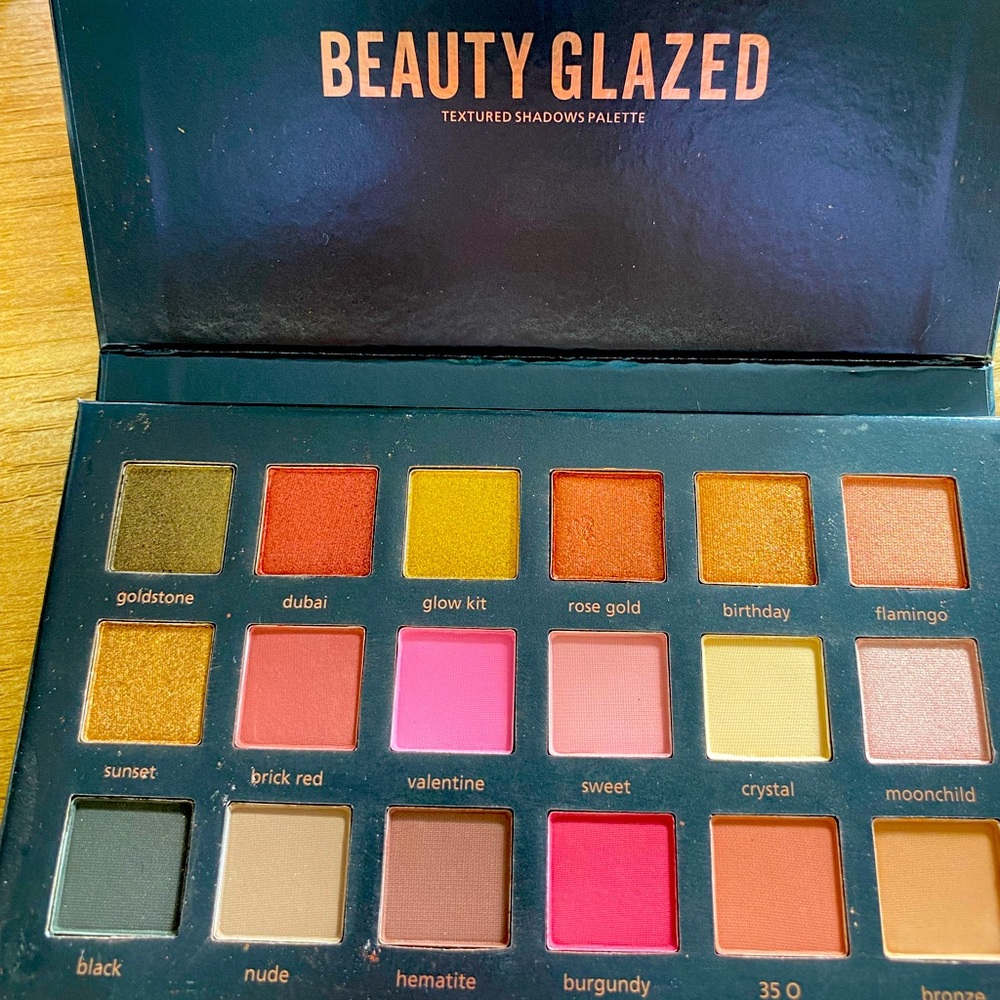 Brand New rich color Beauty Glazed textured shadows palette Rose Gold Edition